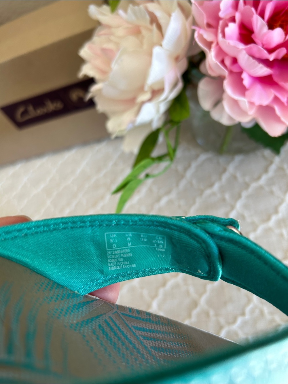 Clarks Sea Breeze Teal Casual Women's Strap Flip Flops, like new in a box,size 8 - Picture 8 of 9